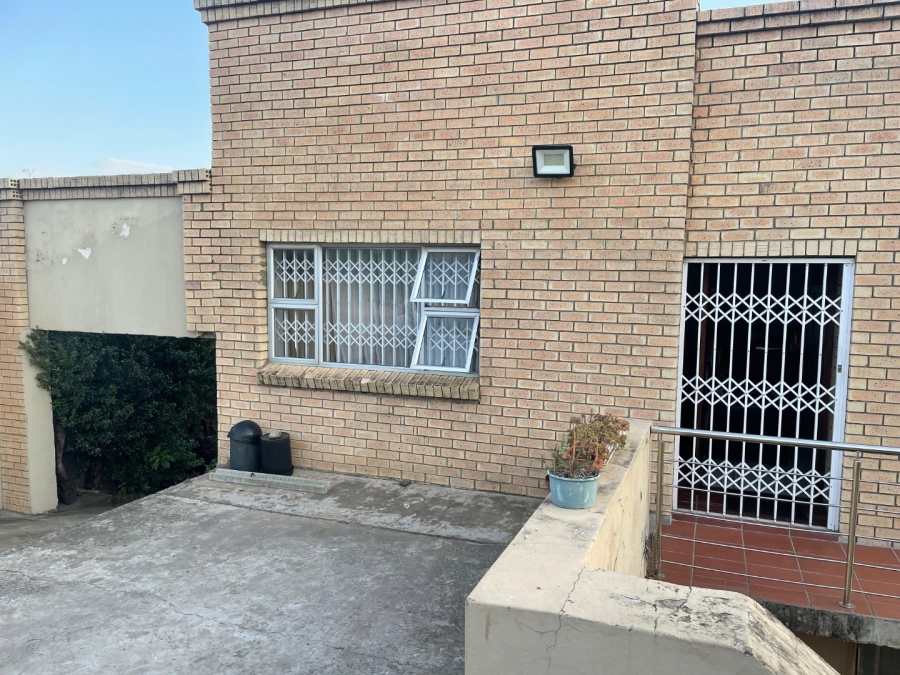 5 Bedroom Property for Sale in Amalinda Eastern Cape